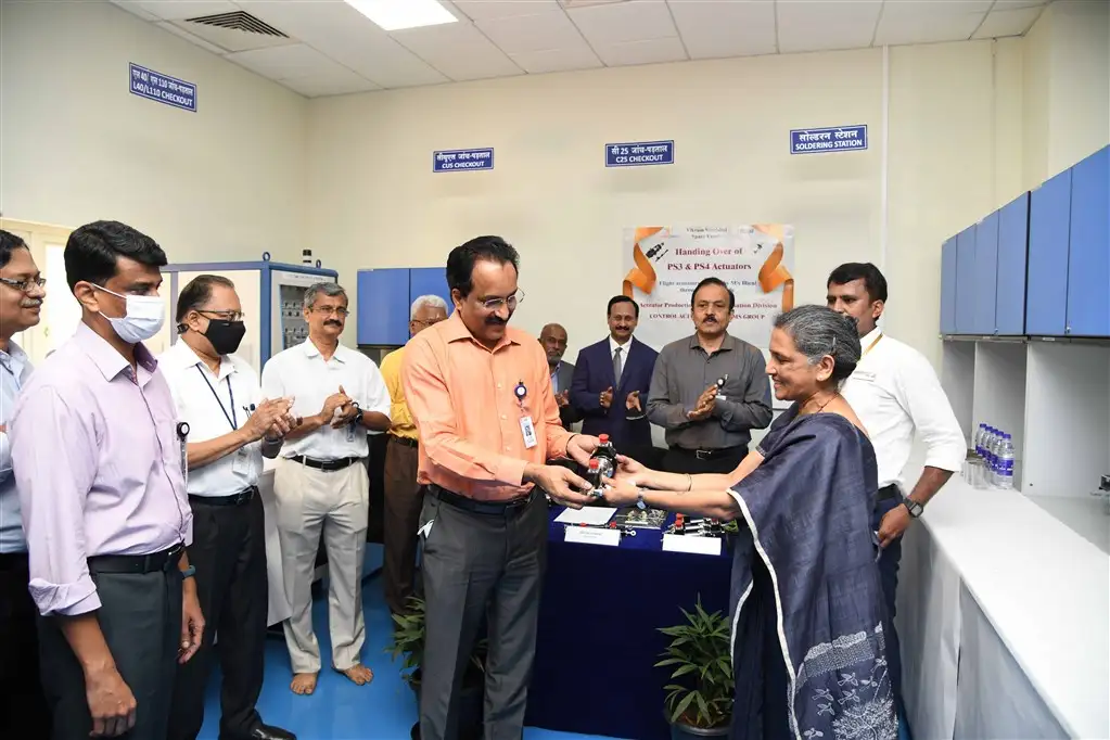 The flight actuators (PS3 & PS4) were handed over to Chairman ISRO Shri. S. Somanath by Managing Director, Hical Technologies, Ms. Sujaya Sasikiran in presence of Director, VSSC Dr. Unnikrishnan Nair