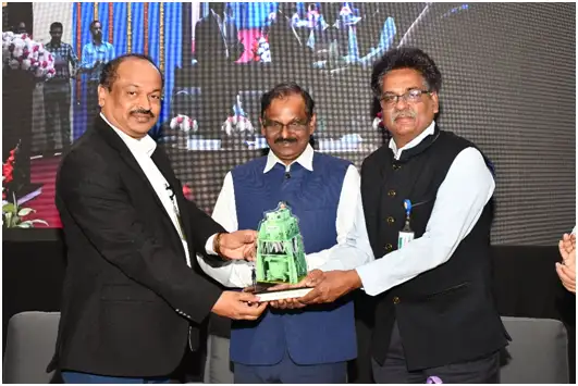 Director, CMTI handed over the 10 ton Vertical Mixer to Director, SDSC SHAR in the presence of Secretary, DOS / Chairman, ISRO