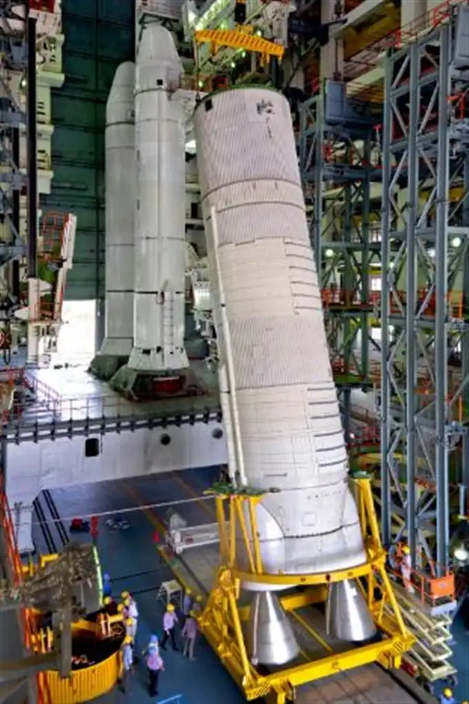 Hoisting of L110 during Vehicle Integration