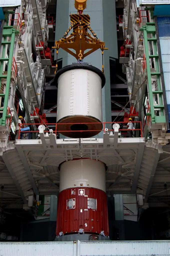 PSLV-C19-PS1-MID SEGMENT-1 BEING STACKED